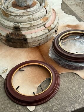 Vintage NWT Van Hygan & Smythe Decorative Round Wall Plate Frame with Gold Trim